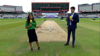 Alastair Cook and Isa Guha in Cricket: Today at the Test (2020)