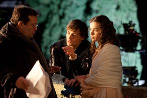 Carlo Carlei, Hailee Steinfeld, and Douglas Booth in Romeo & Juliet (2013)