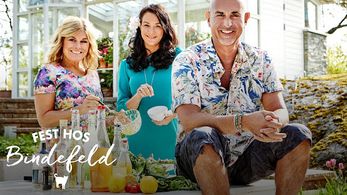 Micael Bindefeld, Sofia Wistam, and Pernilla Wahlgren in Fest hos Bindefeld (2015)