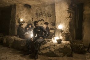 Jordan Loughran, Aasiya Shah, Ivy Wong, Ethan Hazzard, and Felix Jamieson in Raised by Wolves (2020)