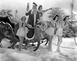 W.C. Fields, Marie Burton, Eleanor Counts, Eleanor Keaton, and Gwen Kenyon in The Big Broadcast of 1938 (1938)