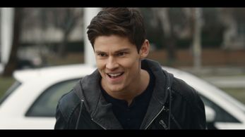 Owen Roth in Masters in Crime.