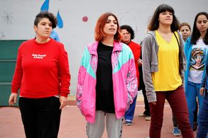 Ceren Moray, Ayça Damgaci, and Selen Seyven in The Yard: 39.Bölüm (2019)