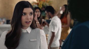 Wendy Raquel Robinson and Alanna Fox in Grand Hotel (2019)