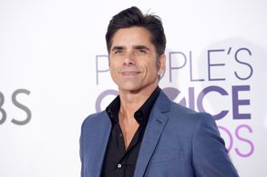 John Stamos at an event for The 43rd Annual People's Choice Awards (2017)