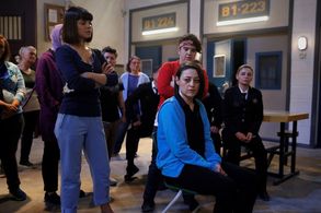 Nergis Öztürk, Ayça Damgaci, Selen Seyven, and Berna Eker in The Yard: 43.Bölüm (2019)