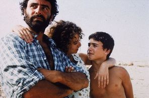 Valeria Golino, Vincenzo Amato, and Francesco Casisa in Respiro (2002)