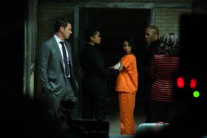 Scott Foley, Khandi Alexander, and Qualiema Green in Scandal (2012)