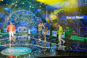 Dingdong Dantes, Kathleen Go Quieng, Atong Redillas, R.R. Herrera, and Jaypee De Guzman in Family Feud Philippines (2022