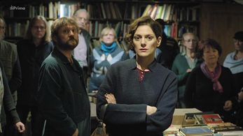 Klára Issová and Karel Zima in Kapitán Exner (2017)