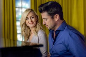 Wes Brown and Kellie Pickler in Christmas at Graceland (2018)