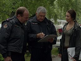 Larry Day, Chuck Shamata, and Luisa d'Oliveira in Cracked: Hideaway (2013)