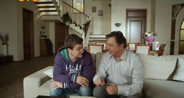 Andrey Leonov and Filipp Blednyy in Papiny dochki (2007)