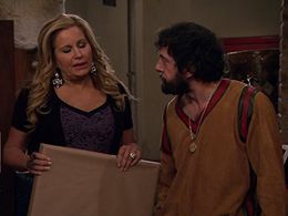 Jennifer Coolidge and Jonathan Kite in 2 Broke Girls (2011)