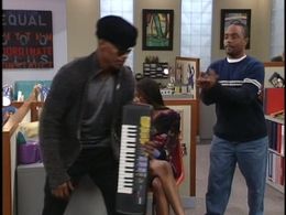 Jamie Foxx, Rhona Bennett, and Alex Thomas in The Jamie Foxx Show (1996)