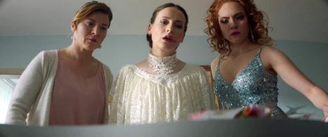 Lenka Krobotová and Anna Fialová in Láska hory prenásí (2022)