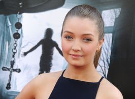 Lauren Esposito at an event for The Conjuring 2 (2016)