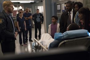 Sarah Drew, Michael Weaver, Jesse Williams, La Monde Byrd, and Santiago Segura in Grey's Anatomy (2005)