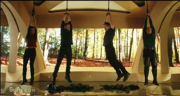 Aaron Ashmore, Thom Allison, Luke Macfarlane, and Hannah John-Kamen in Killjoys (2015)