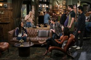 Hilary Duff, Francia Raisa, Suraj Sharma, Tien Tran, and Tom Ainsley in How I Met Your Father (2022)