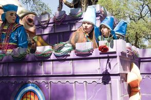 Holliston Coleman and Bobby Coleman in Cody the Robosapien (2013)