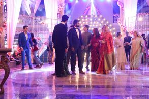 Farida Dadi, Sujay Reu, Sargun Luthra, Harsh Vashisht, Juhi Parmar, Nayan Bhatt, Meghan Jadhav, Manish Goel, Munisha Kha