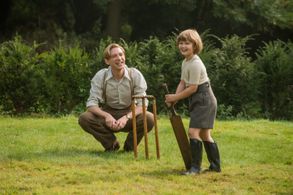 Domhnall Gleeson and Will Tilston in Goodbye Christopher Robin (2017)