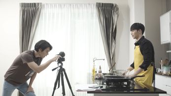 Gameplay Garnpaphon Laolerkiat and Jeff Satur in Ingredients (2020)