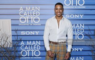 Justiin Davis attends premiere of 