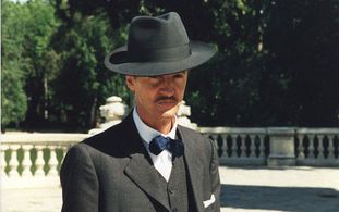 Carlos Hipólito in Cásate conmigo, Maribel (2002)