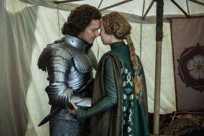 Jodie Comer and Jacob Collins-Levy in The White Princess (2017)