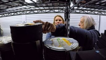 Lara Logan and Norman Seeff in CBS 60 Minutes (2010)