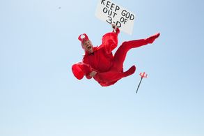 Chris Pontius in Jackass 3.5 (2011)