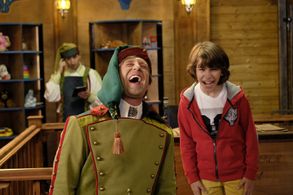 Still of Konstantin Gerginov and Kalin Vrachanski in Smart Christmas (2018)