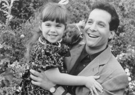 Steve Guttenberg and Robin Weisman in Three Men and a Little Lady (1990)