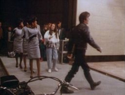 Steve Martin, Tichina Arnold, Tisha Campbell, Pat Garrett, and Michelle Weeks in Little Shop of Horrors (1986)