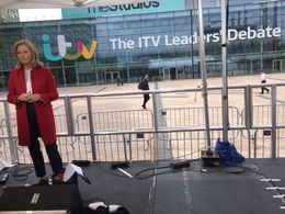 Mary Nightingale in ITV Evening News (1999)