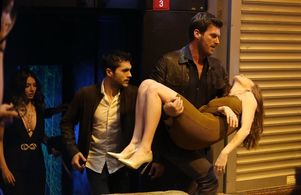 Kivanç Tatlitug, Melisa Pamuk, Elçin Sangu, and Alperen Duymaz in Crash: 24.Bölüm Final (2019)