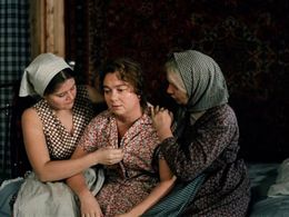 Nina Doroshina, Yanina Lisovskaya, and Natalya Tenyakova in Love and Doves (1985)