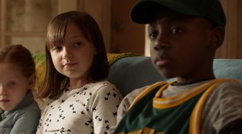 Still of Maya Bednarek, Paris Newton and Christian Isaiah in Shameless