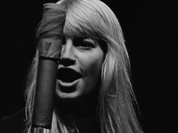 Mary Allin Travers in Festival (1967)