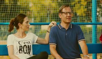 Jana Kolesárová and David Matásek in How to Shake Off a Bride (2016)