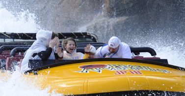 Bindi Irwin and Robert Clarence Irwin in Free Willy: Escape from Pirate's Cove (2010)