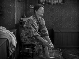 Maud Gill in The Farmer's Wife (1928)