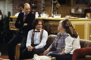 Robin Williams, Pam Dawber, Conrad Janis, and Elizabeth Kerr in Mork & Mindy (1978)