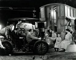 Jerry Austin, Tod Browning, Johnny Eck, Koo Koo, Peter Robinson, Olga Roderick, Schlitze, Elvira Snow, and Jenny Lee Sno