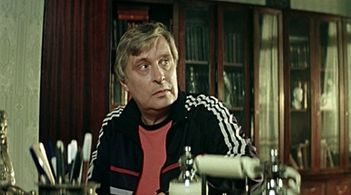 Oleg Basilashvili in Courier (1986)