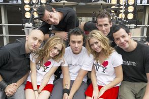 Ashley Olsen, Mary-Kate Olsen, Pierre Bouvier, David Desrosiers, Jeff Stinco, Chuck Comeau, Simple Plan, and Sebastien L