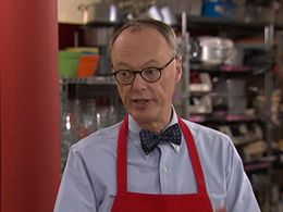 Christopher Kimball in America's Test Kitchen (2000)