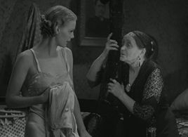 Gloria Stuart and Eva Moore in The Old Dark House (1932)